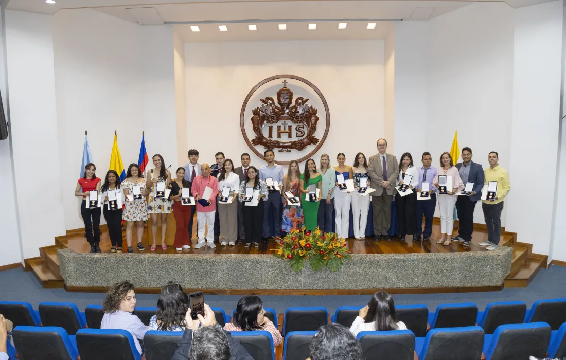19 estudiantes javerianos fueron reconocidos con la Cruz San Pedro Claver