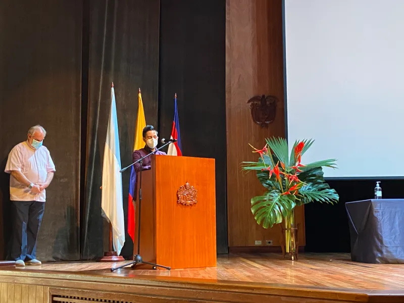 Estudiantes de Negocios Internacionales vivieron una emotiva Ceremonia de Conexión